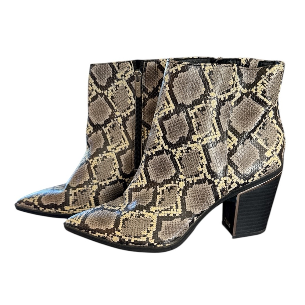 Circus by Sam Edelman CAL Women's
Animal Snake Print Pointed Toe Ankle Bootie